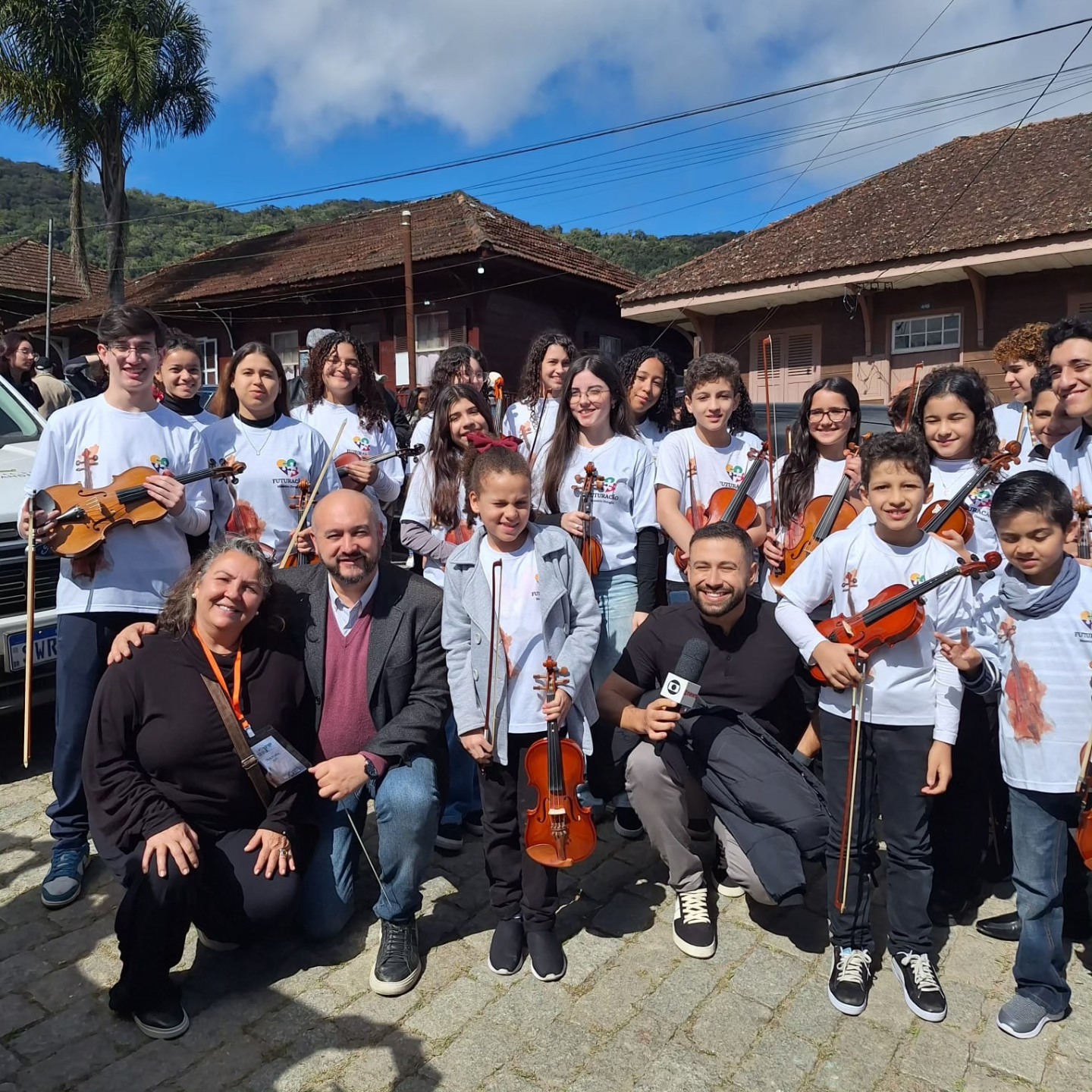 Orquestra Mirim Na Trilha do Amanhã com cobertura da imprensa em Paranapiacaba